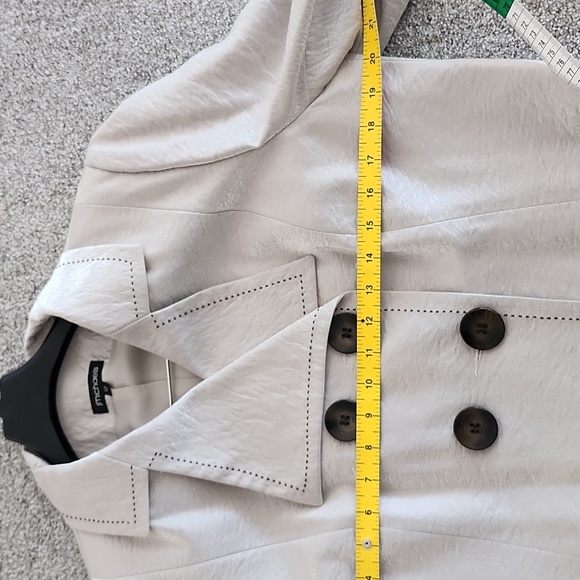 J Michaels Silver Double Breasted Formal Jacket, Cropped Style - Picture 7 of 7